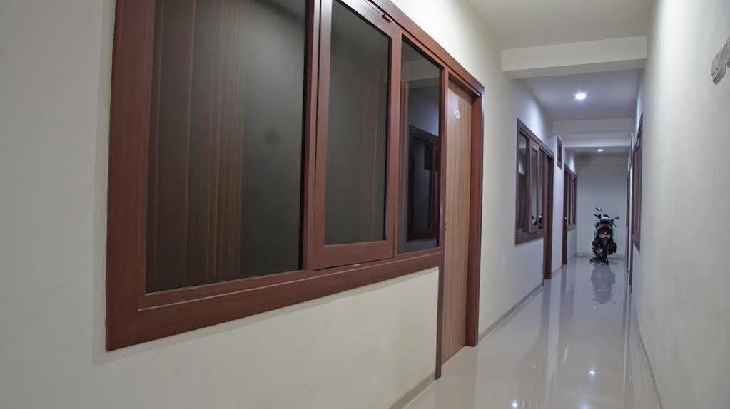 Reddoorz @ Panglima Sudirman Hotel Surabaya Buitenkant foto
