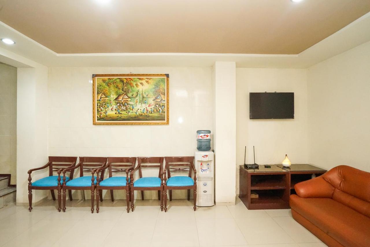 Reddoorz @ Panglima Sudirman Hotel Surabaya Buitenkant foto