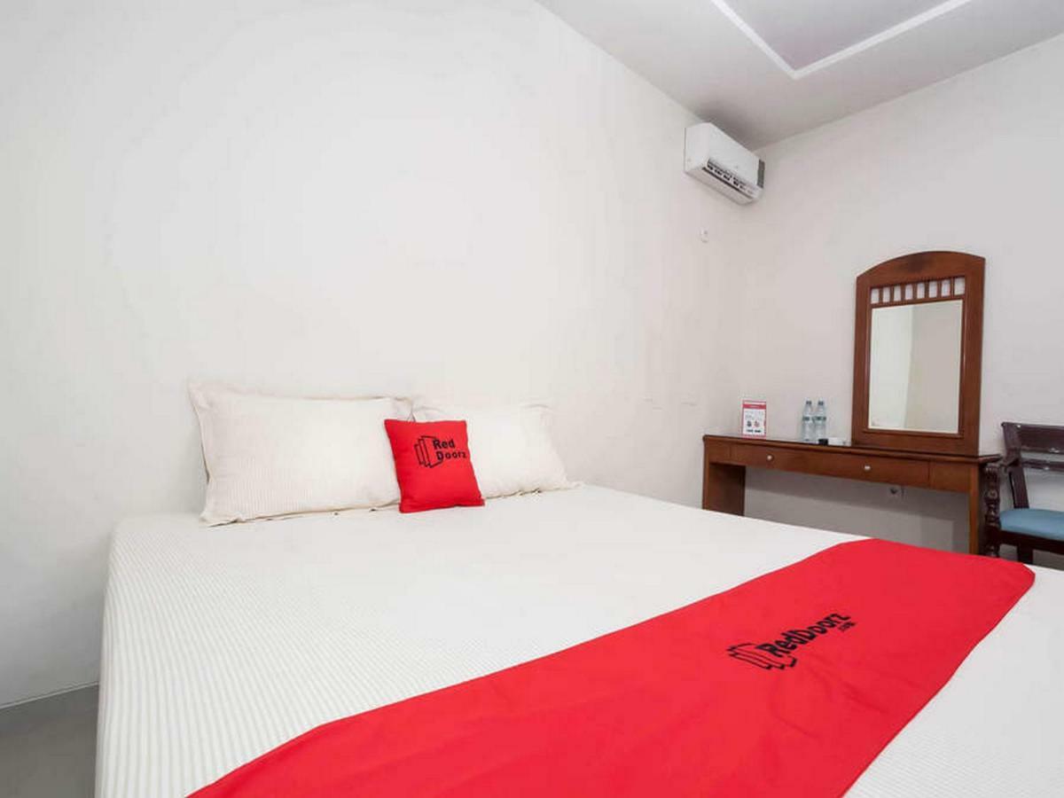 Reddoorz @ Panglima Sudirman Hotel Surabaya Buitenkant foto