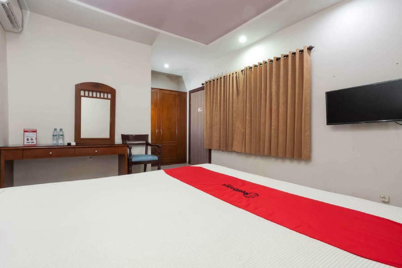 Reddoorz @ Panglima Sudirman Hotel Surabaya Buitenkant foto