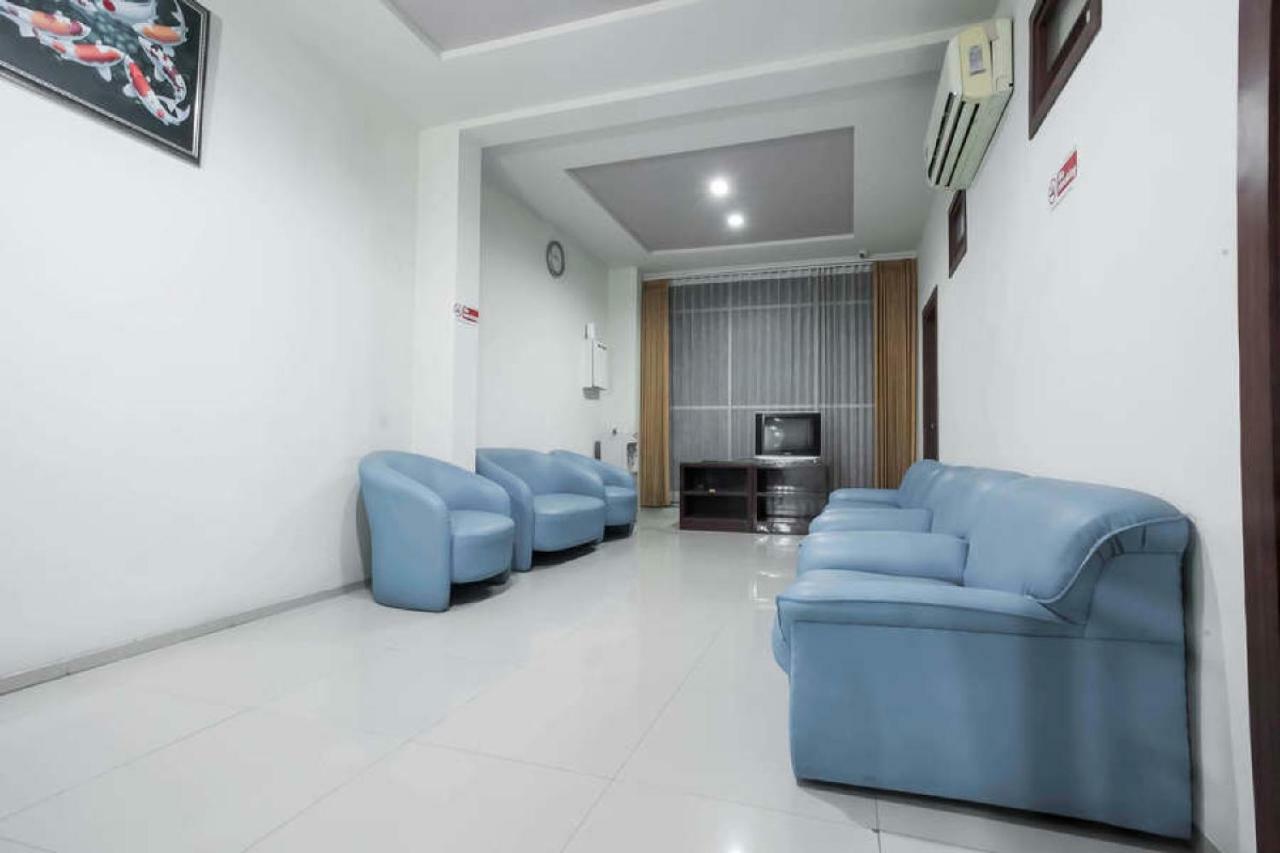 Reddoorz @ Panglima Sudirman Hotel Surabaya Buitenkant foto